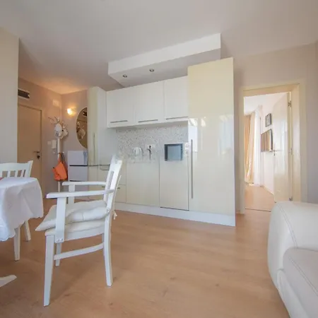 Hamony Palace Apartman *